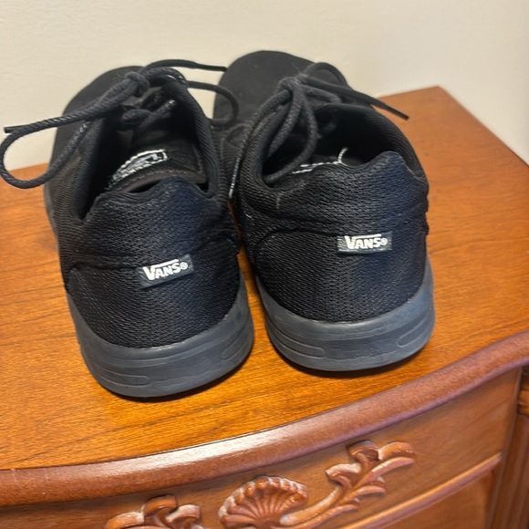 Vans - Picture 2 of 5